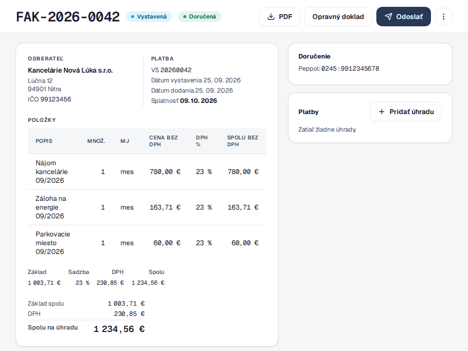 Detail vystavenej faktúry v Easy Faktúre so stavmi Vystavená a Doručená; v bloku Doručenie je Peppol ID príjemcu 0245:9912345678, položky nájom, energie a parkovacie miesto za 09/2026